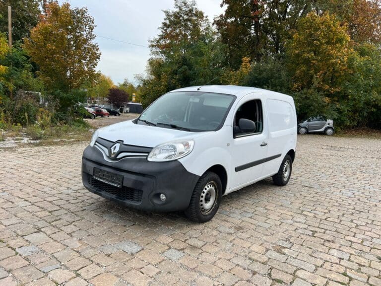 Das ist ein alter Wagen mit TÜV, der von KFZ Autoankauf Balhas in Bayern zum Niedrigstpreis angekauft wurde.